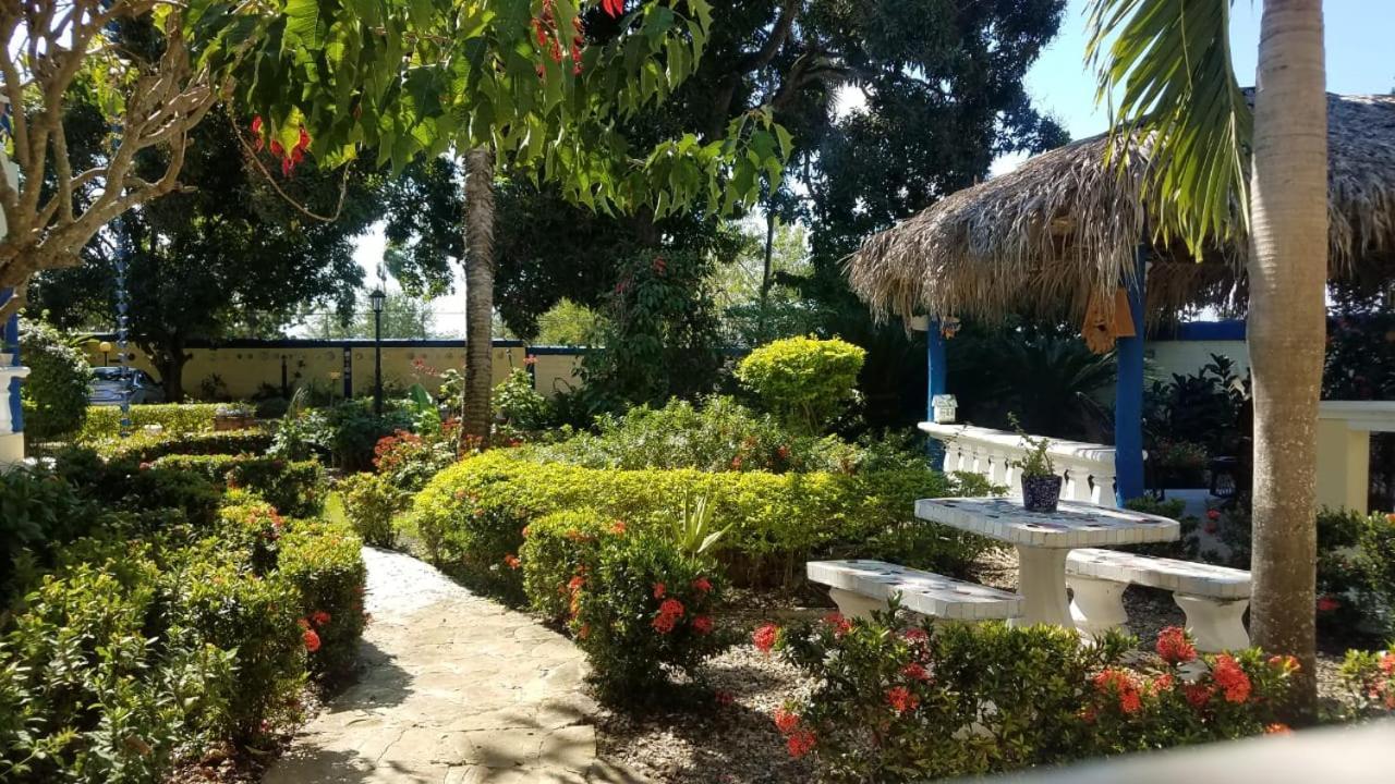 Albergue Sana El Jardin Secreto Santiago De Los Caballeros Exterior foto