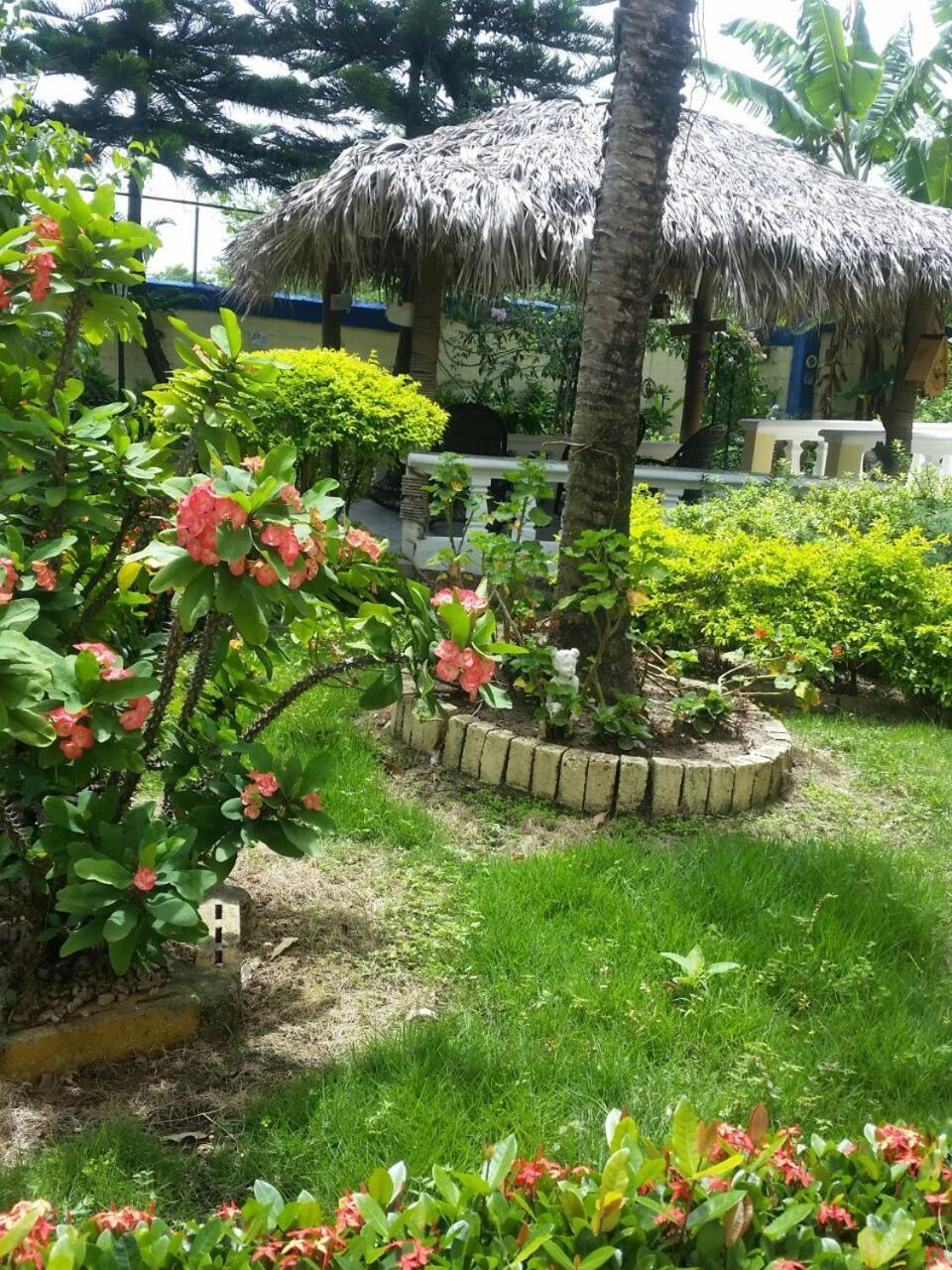 Albergue Sana El Jardin Secreto Santiago De Los Caballeros Exterior foto